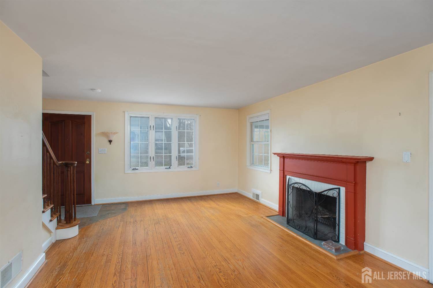 6 South Drive, East Brunswick, NJ 08816