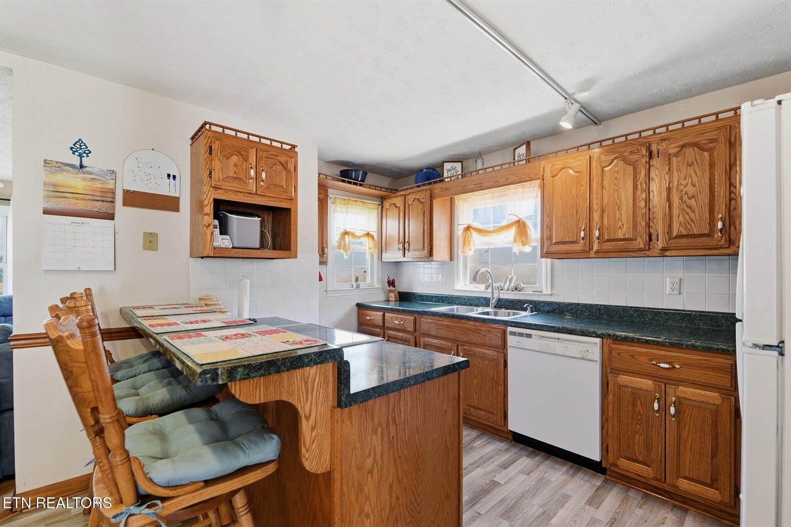 906 Riverview Drive, LaFollette, TN 37766