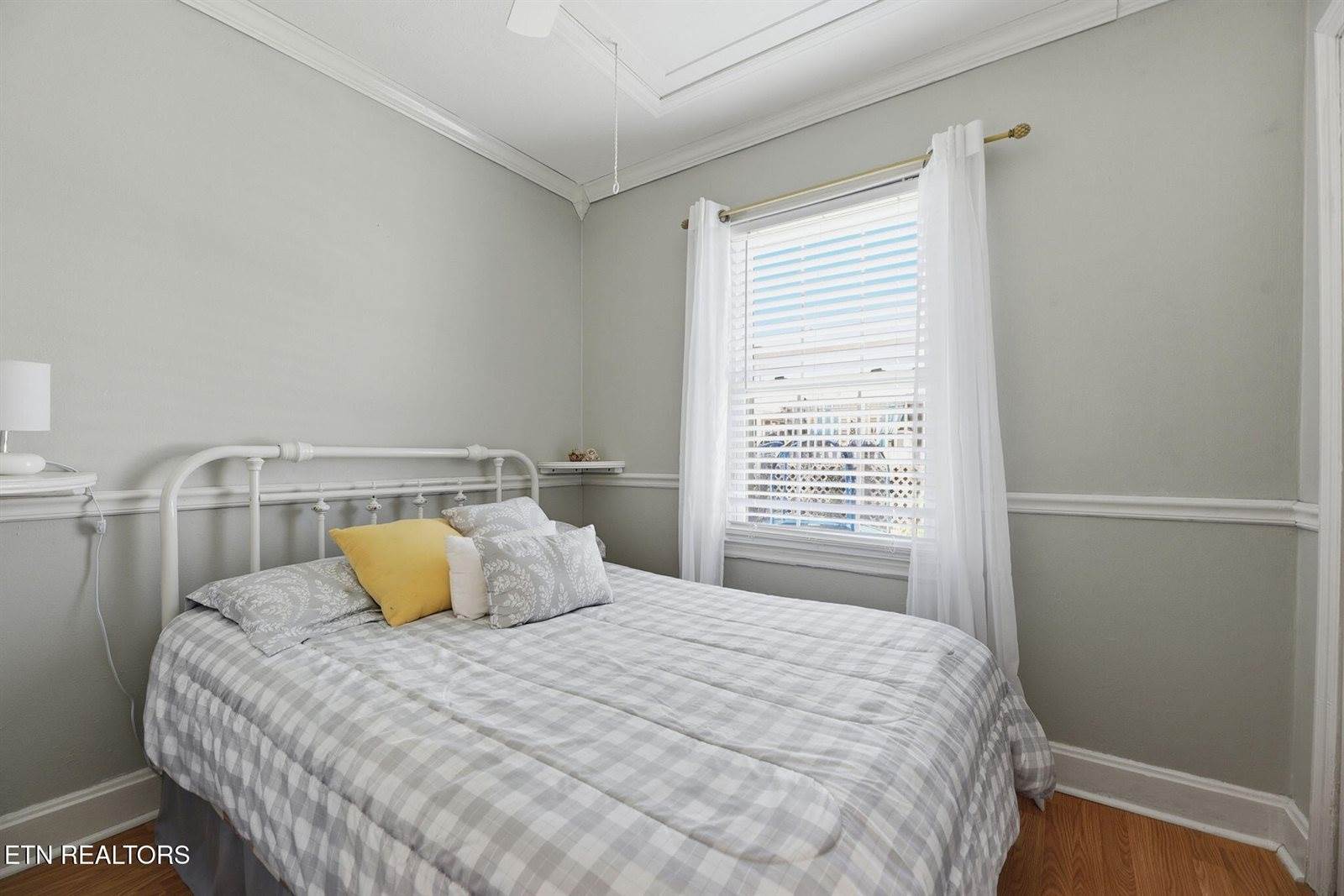 906 Riverview Drive, LaFollette, TN 37766