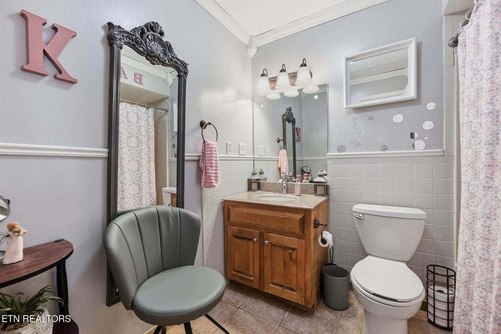 906 Riverview Drive, LaFollette, TN 37766