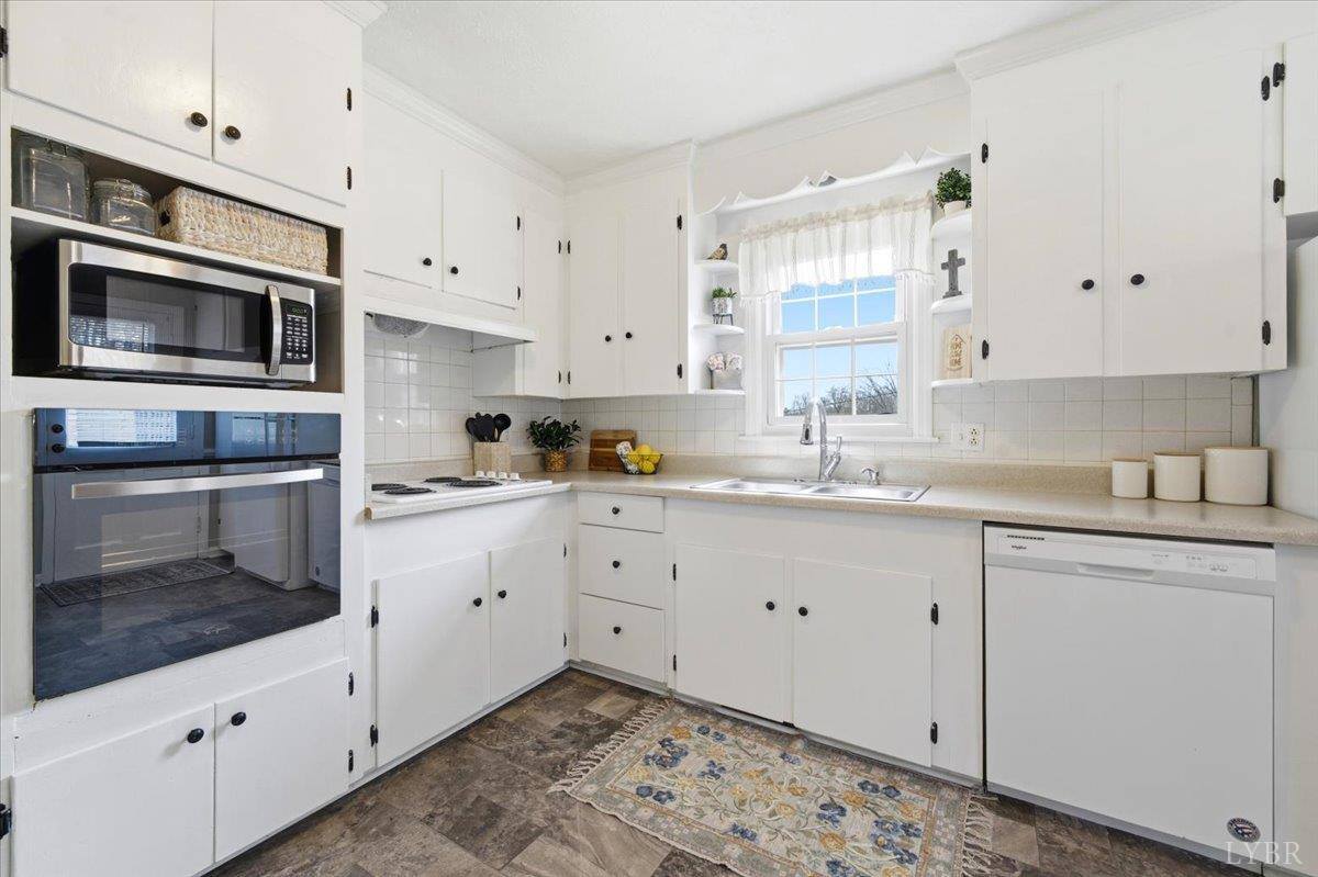 108 Mount Sterling Drive, Lynchburg, VA 24502