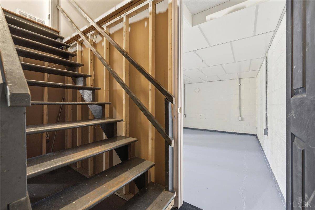 108 Mount Sterling Drive, Lynchburg, VA 24502