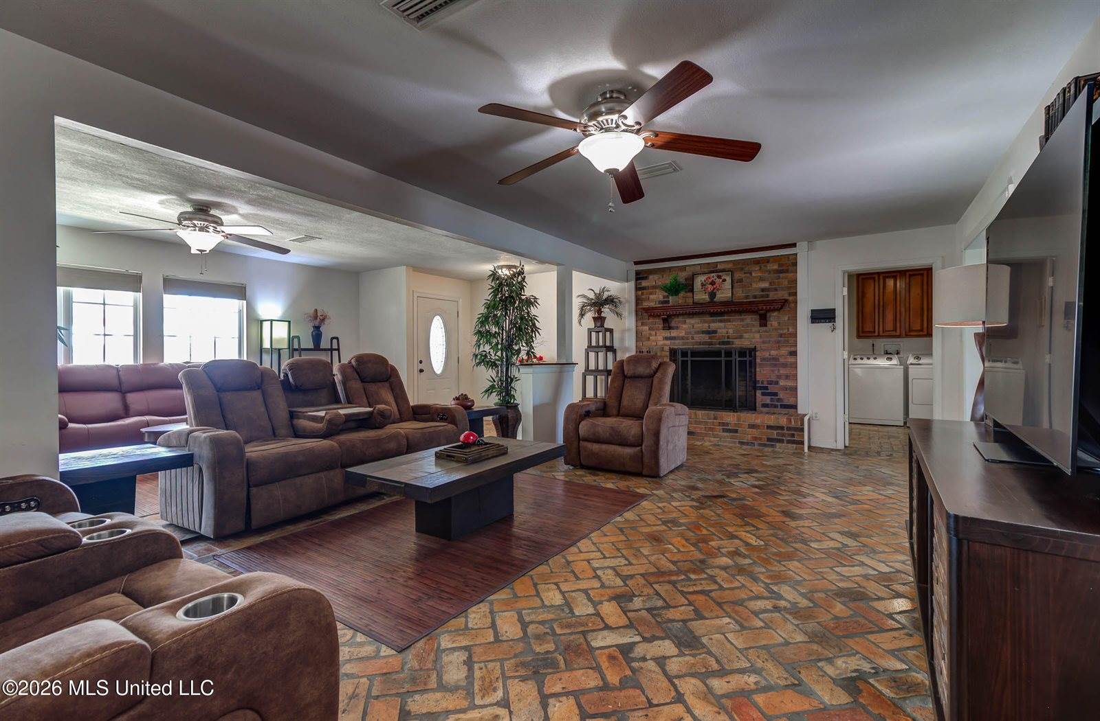 5809 David Davis Place, Ocean Springs, MS 39564