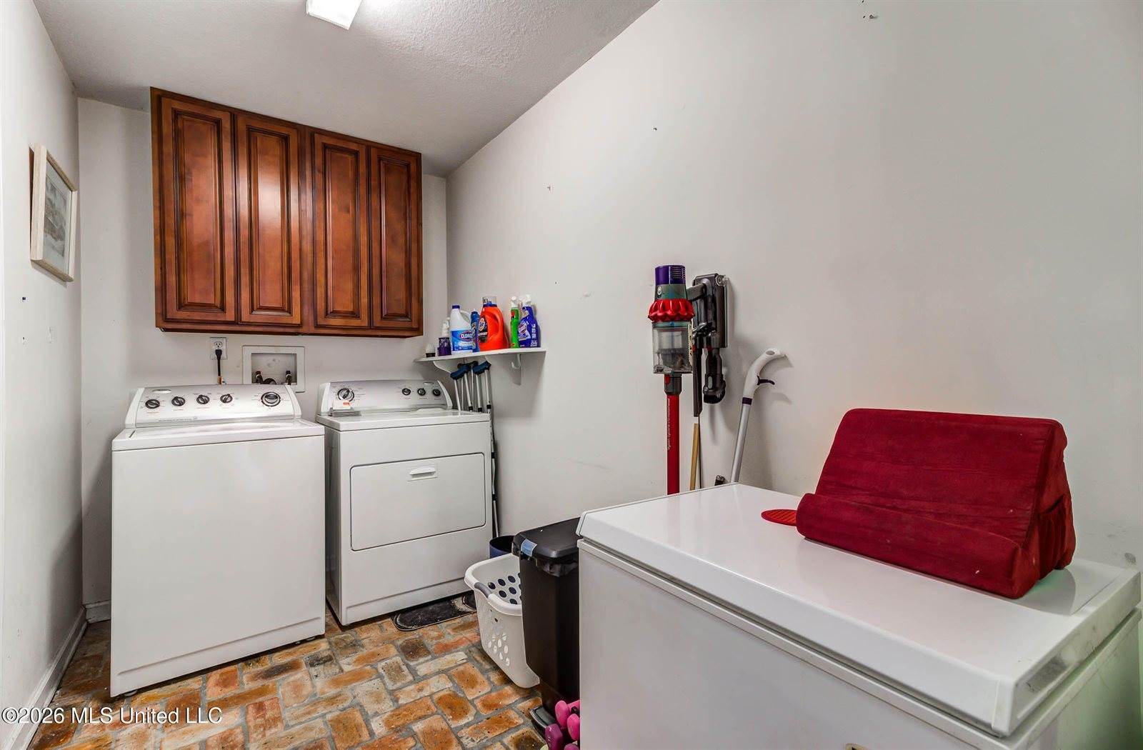 5809 David Davis Place, Ocean Springs, MS 39564