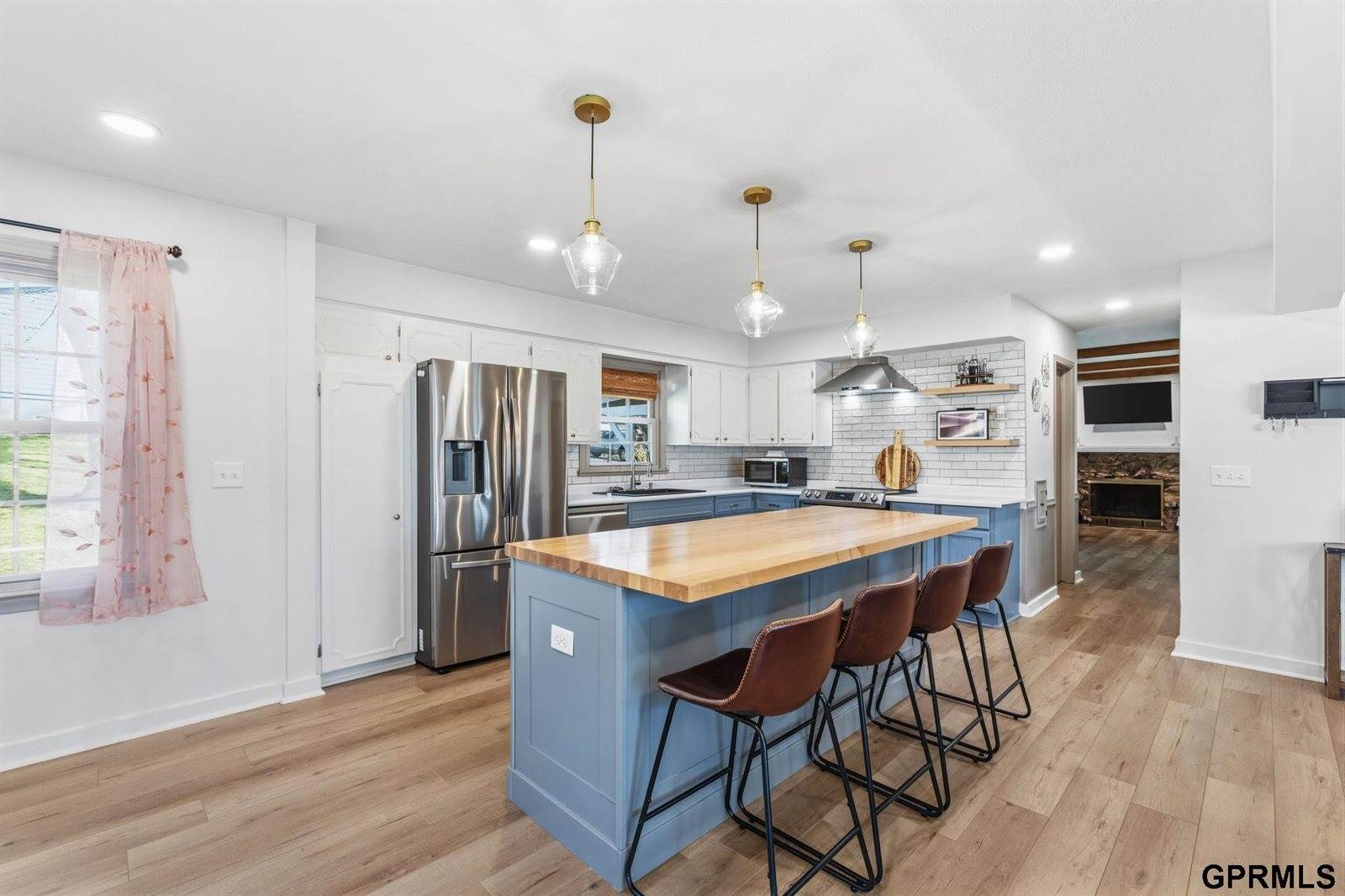 12402 Shamrock Road, Omaha, NE 68154