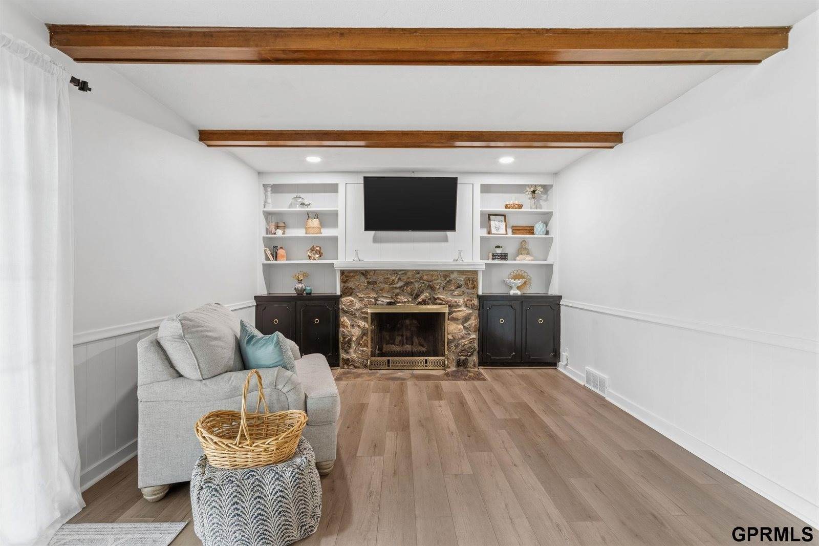 12402 Shamrock Road, Omaha, NE 68154