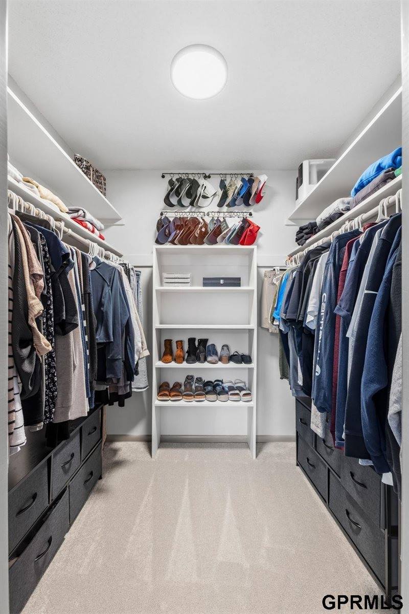 12402 Shamrock Road, Omaha, NE 68154