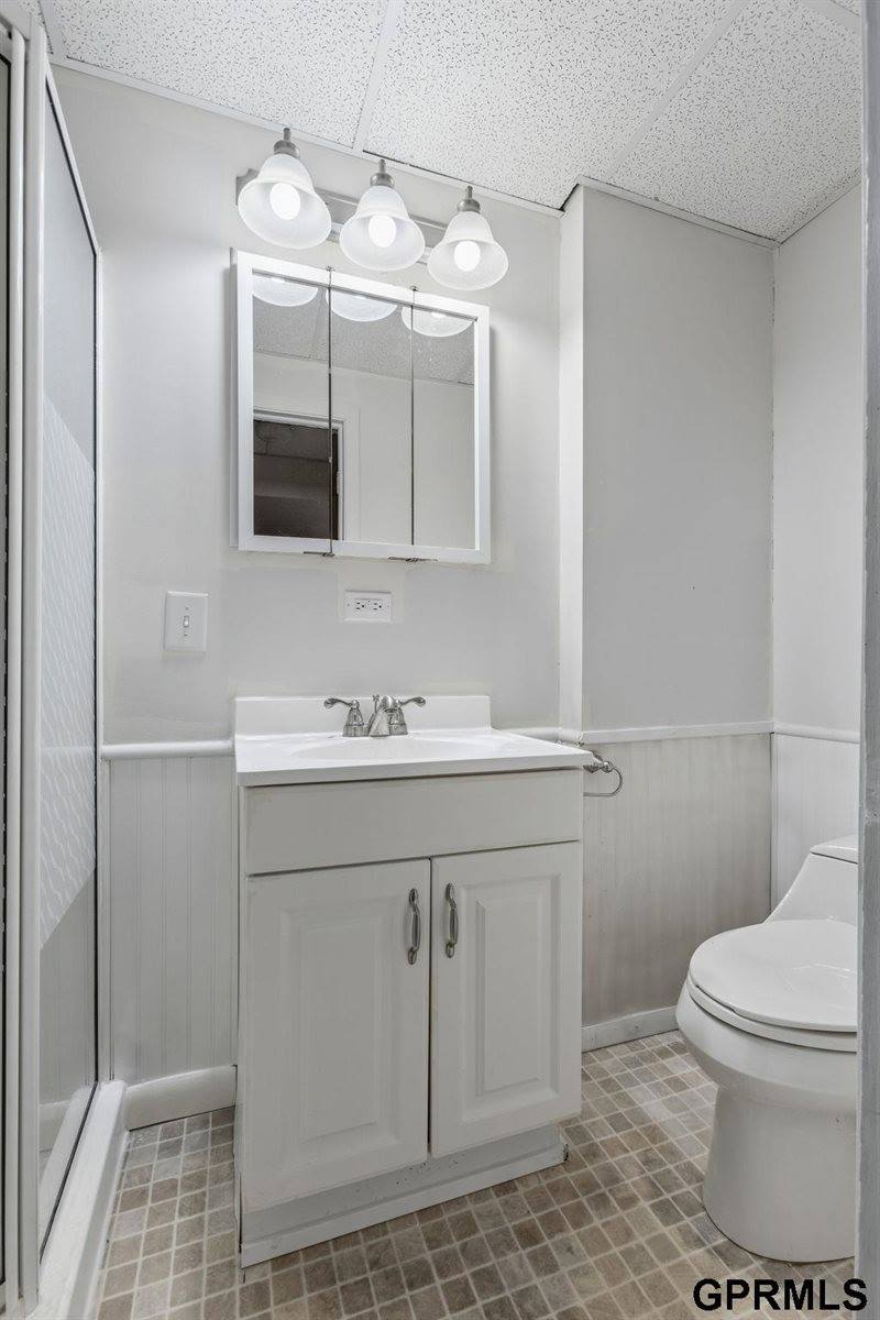 12402 Shamrock Road, Omaha, NE 68154