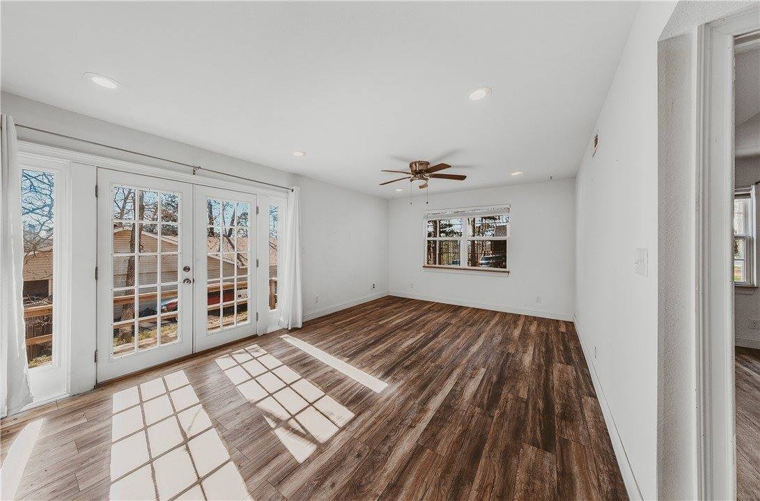 8512 Pine Ridge Drive, Rogers, AR 72756