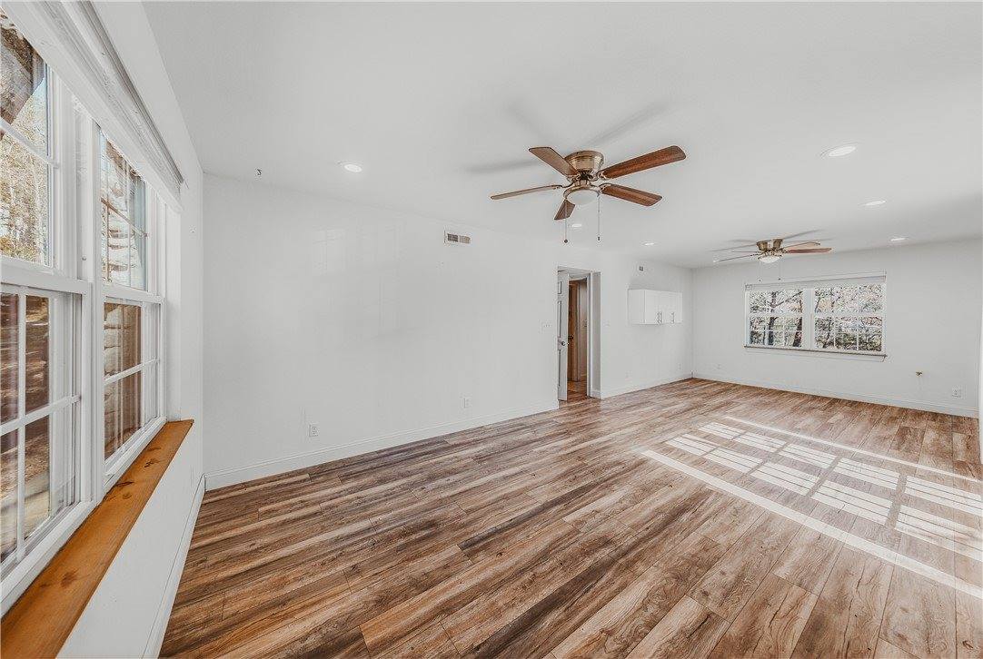 8512 Pine Ridge Drive, Rogers, AR 72756