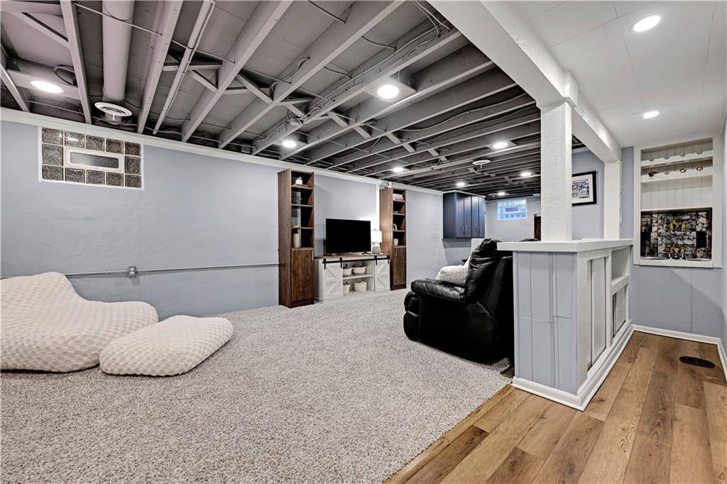 9207 Moody Park Drive, Overland Park, KS 66212