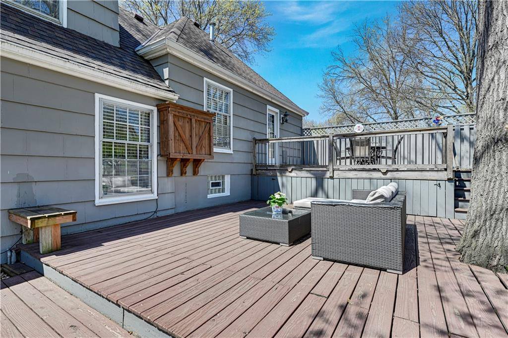 9207 Moody Park Drive, Overland Park, KS 66212