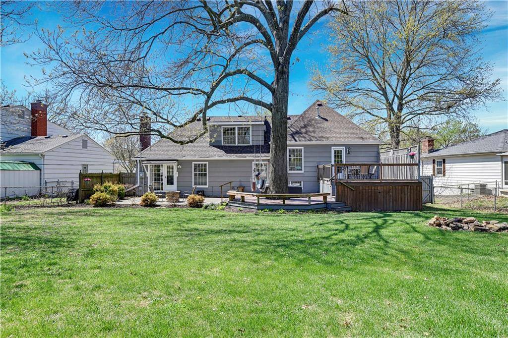 9207 Moody Park Drive, Overland Park, KS 66212