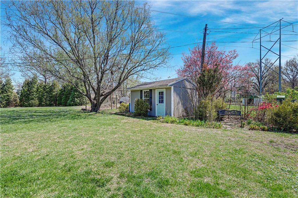 9207 Moody Park Drive, Overland Park, KS 66212