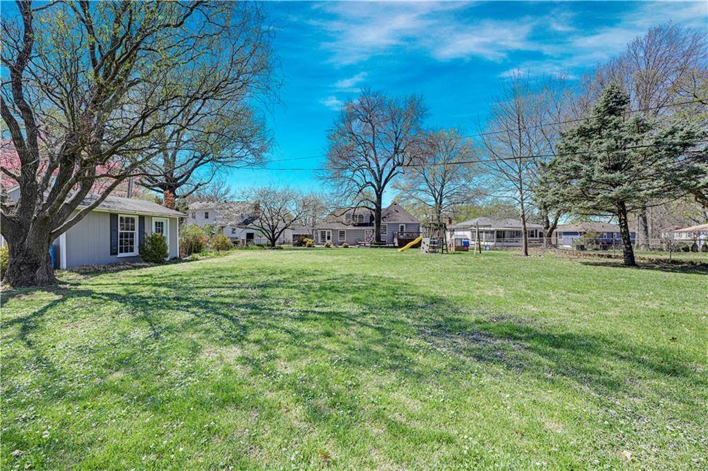 9207 Moody Park Drive, Overland Park, KS 66212