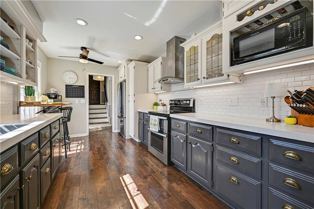 9207 Moody Park Drive, Overland Park, KS 66212