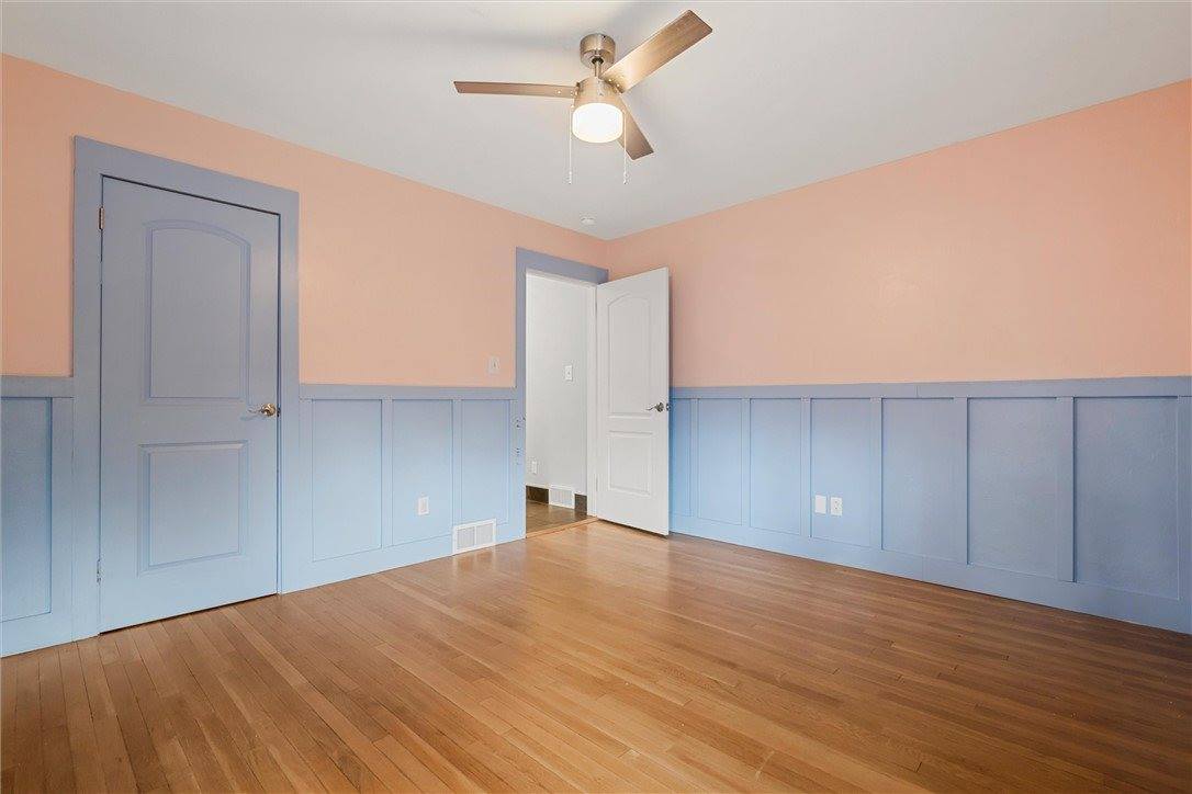 1110 10th St, Irwin, PA 15642