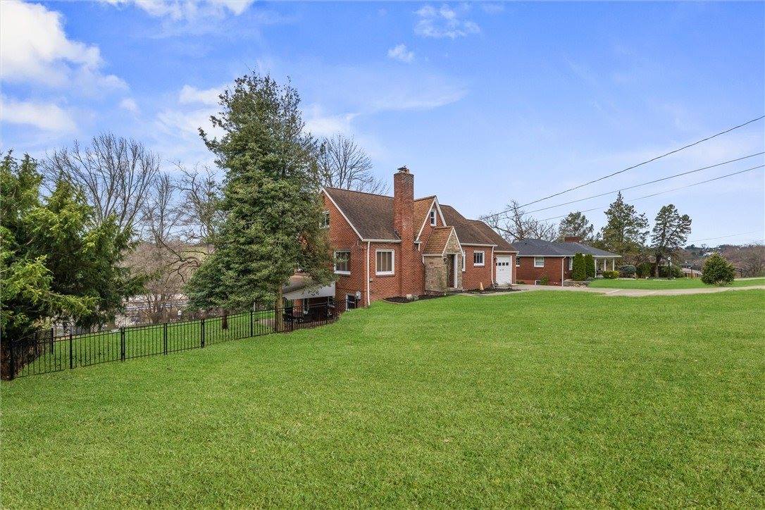 1110 10th St, Irwin, PA 15642
