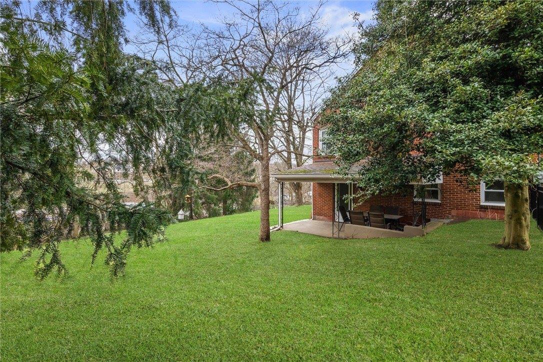 1110 10th St, Irwin, PA 15642