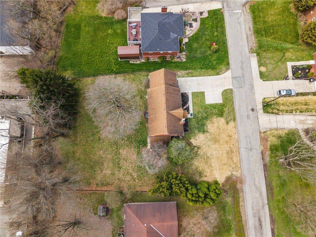 1110 10th St, Irwin, PA 15642