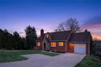 1110 10th St, Irwin, PA 15642