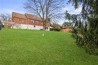 1110 10th St, Irwin, PA 15642