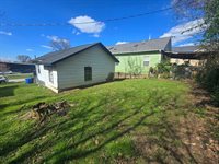160 Bessie Harvey Ave, Alcoa, TN 37701