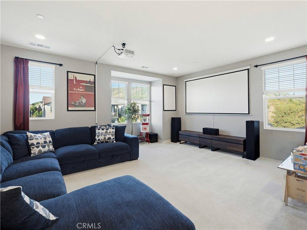 20818 Red Sky Court, Saugus, CA 91350
