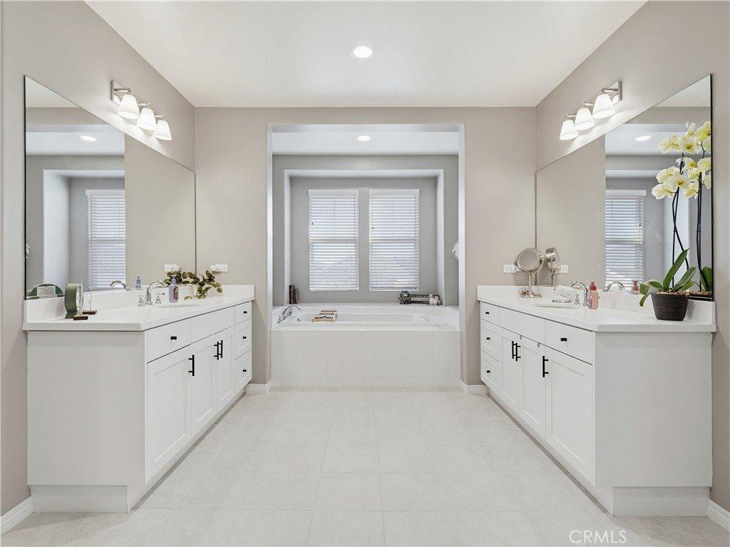 20818 Red Sky Court, Saugus, CA 91350