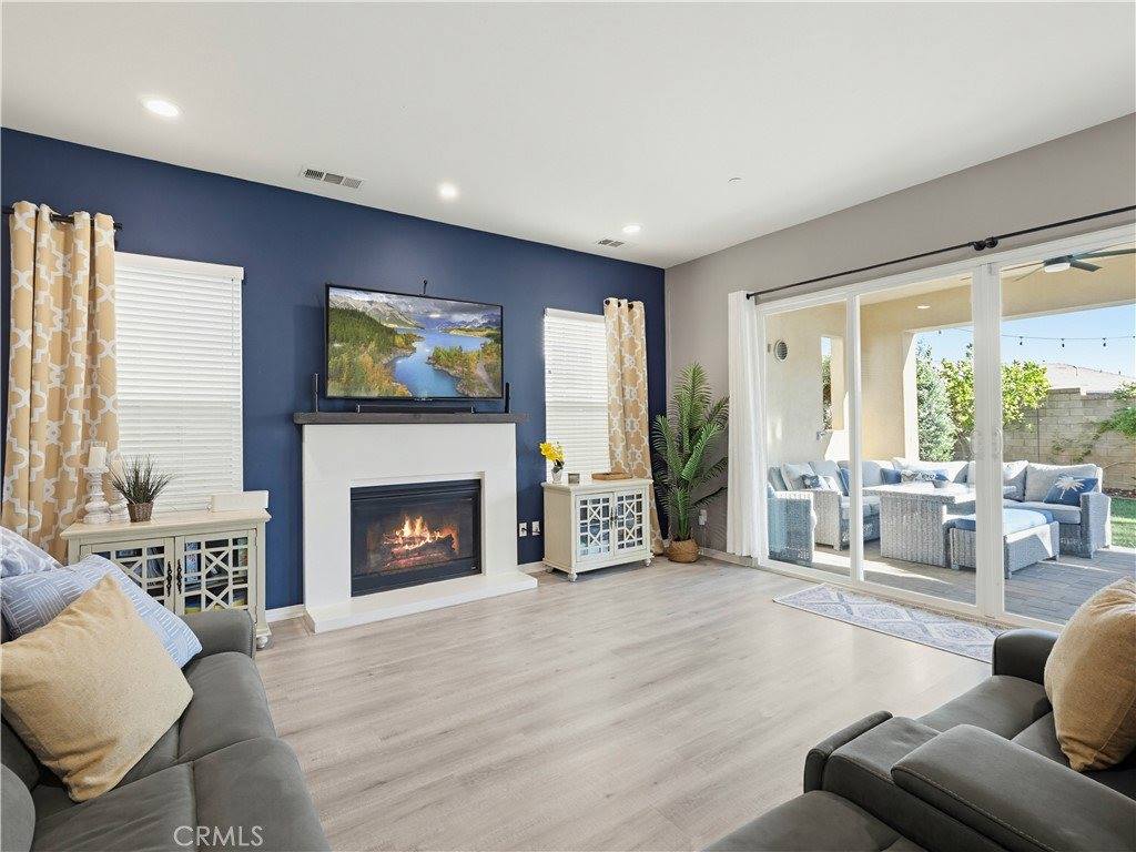 20818 Red Sky Court, Saugus, CA 91350