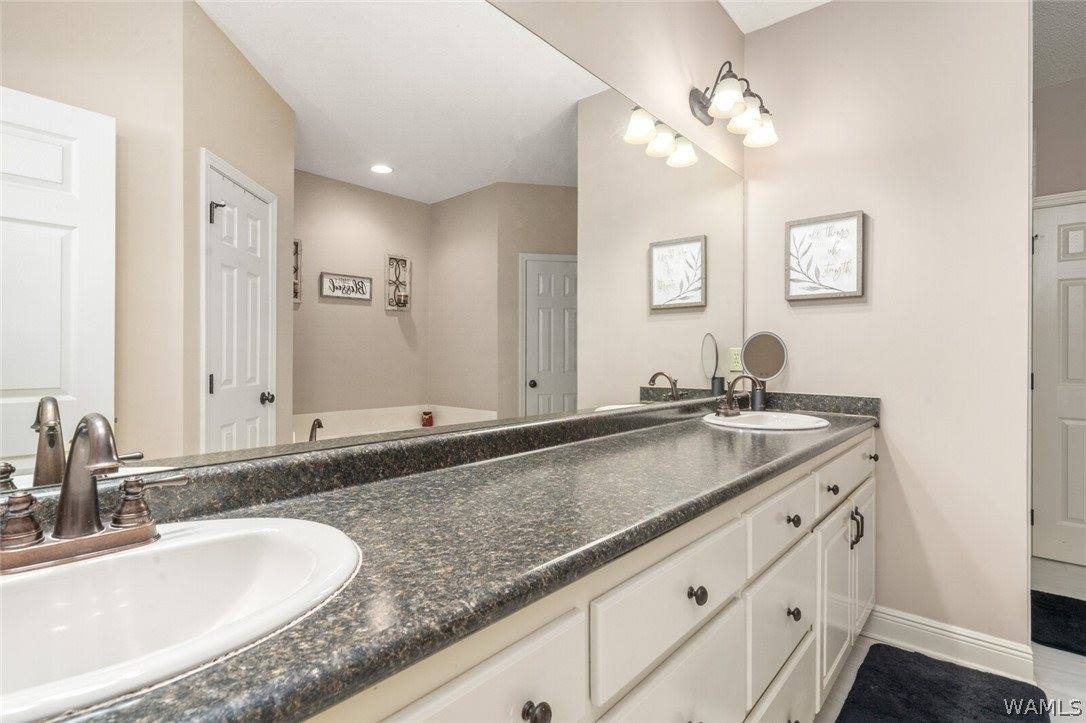 14530 Lost Lake Drive, Tuscaloosa, AL 35405