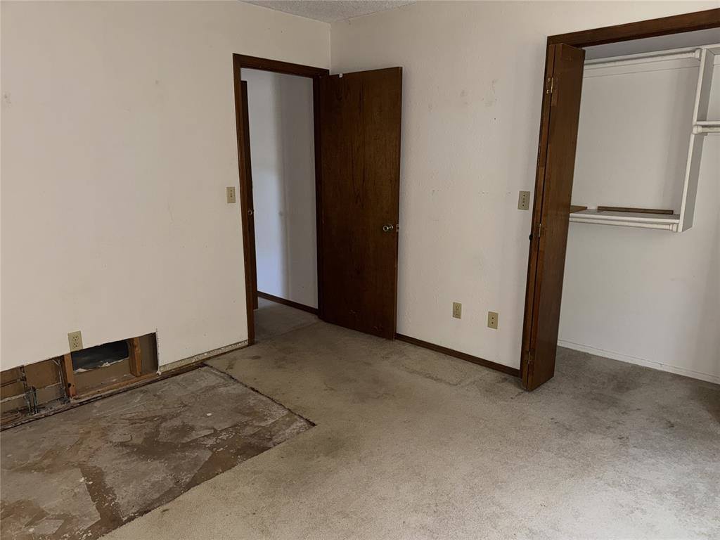 708 Cedar Lane Court, Tecumseh, OK 74873