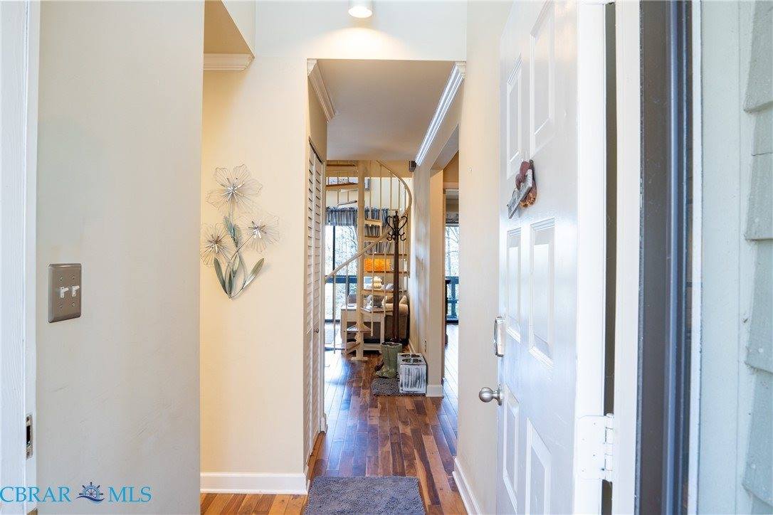 50 Villa Ridge Drive, Hartfield, VA 23071