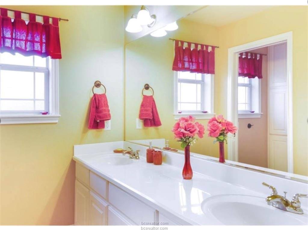 4200 Colchester Court, College Station, TX 77845