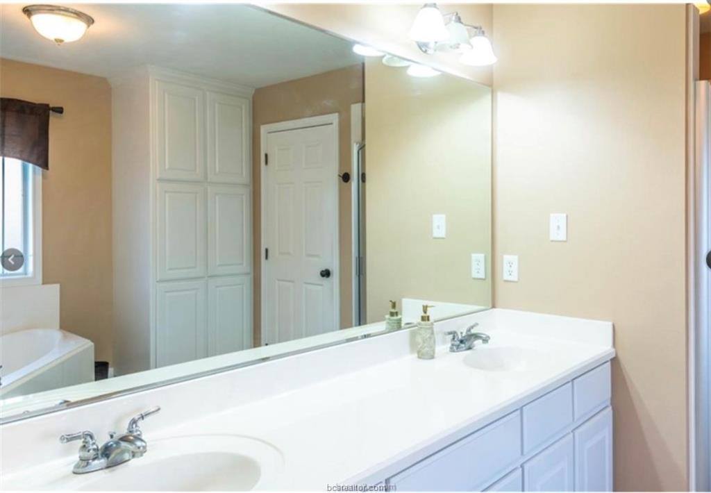 4200 Colchester Court, College Station, TX 77845