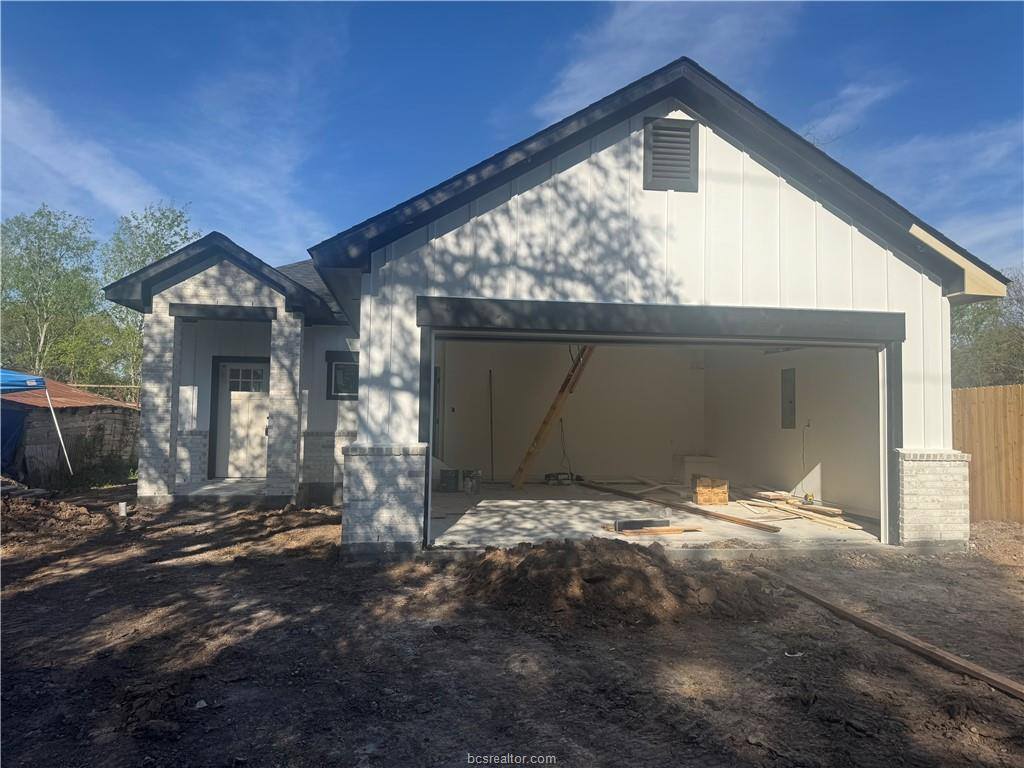 402 South Brazos Avenue, Bryan, TX 77803