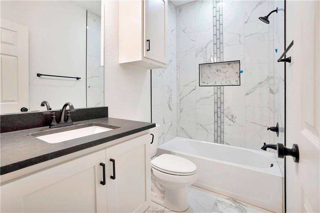 402 South Brazos Avenue, Bryan, TX 77803