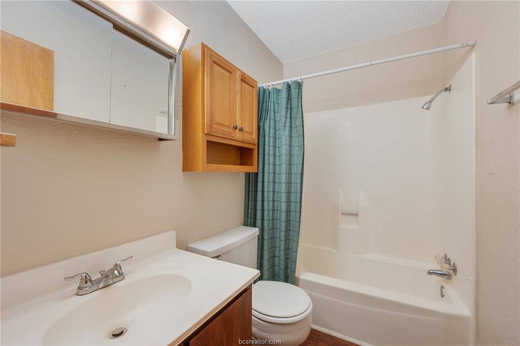 1212 Holik Drive, #D, College Station, TX 77840