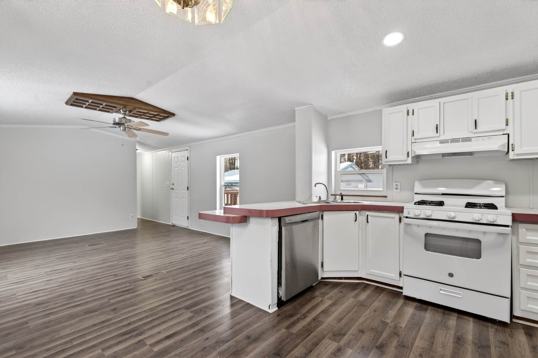 6080 Sandstone Street, Terre Haute, IN 47802