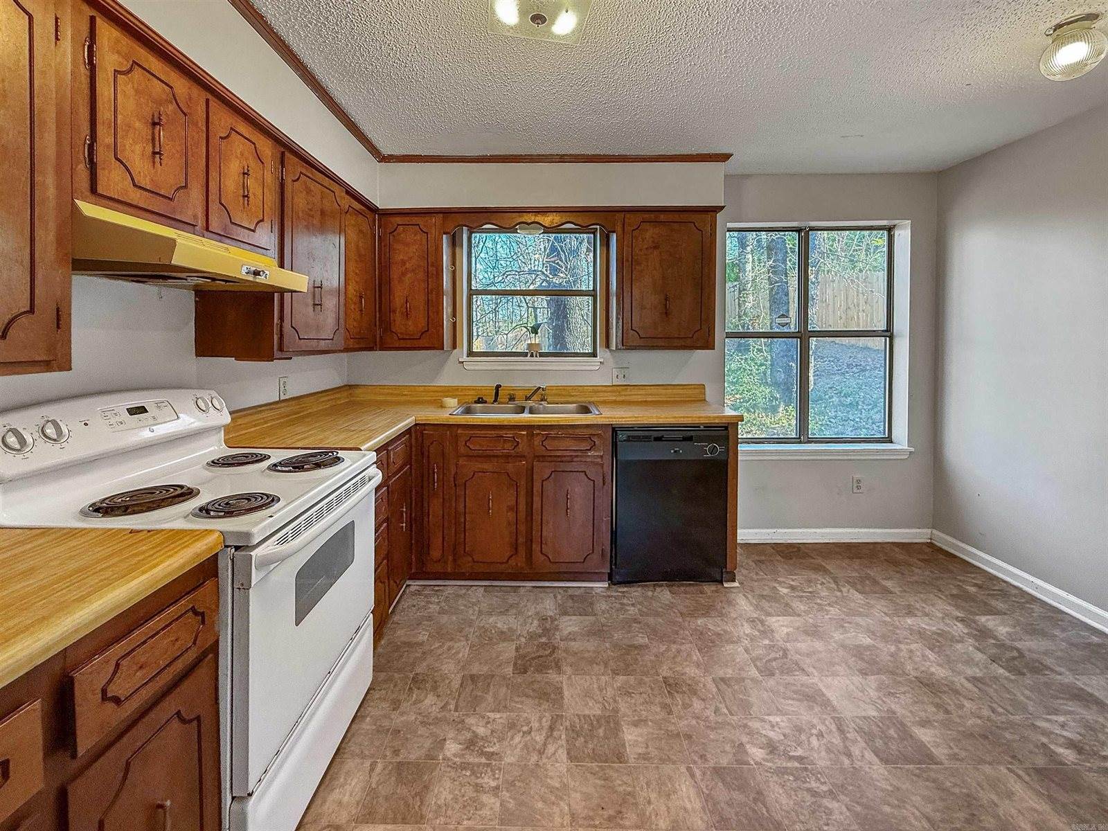 1501 W 58Th St, North Little Rock, AR 72118