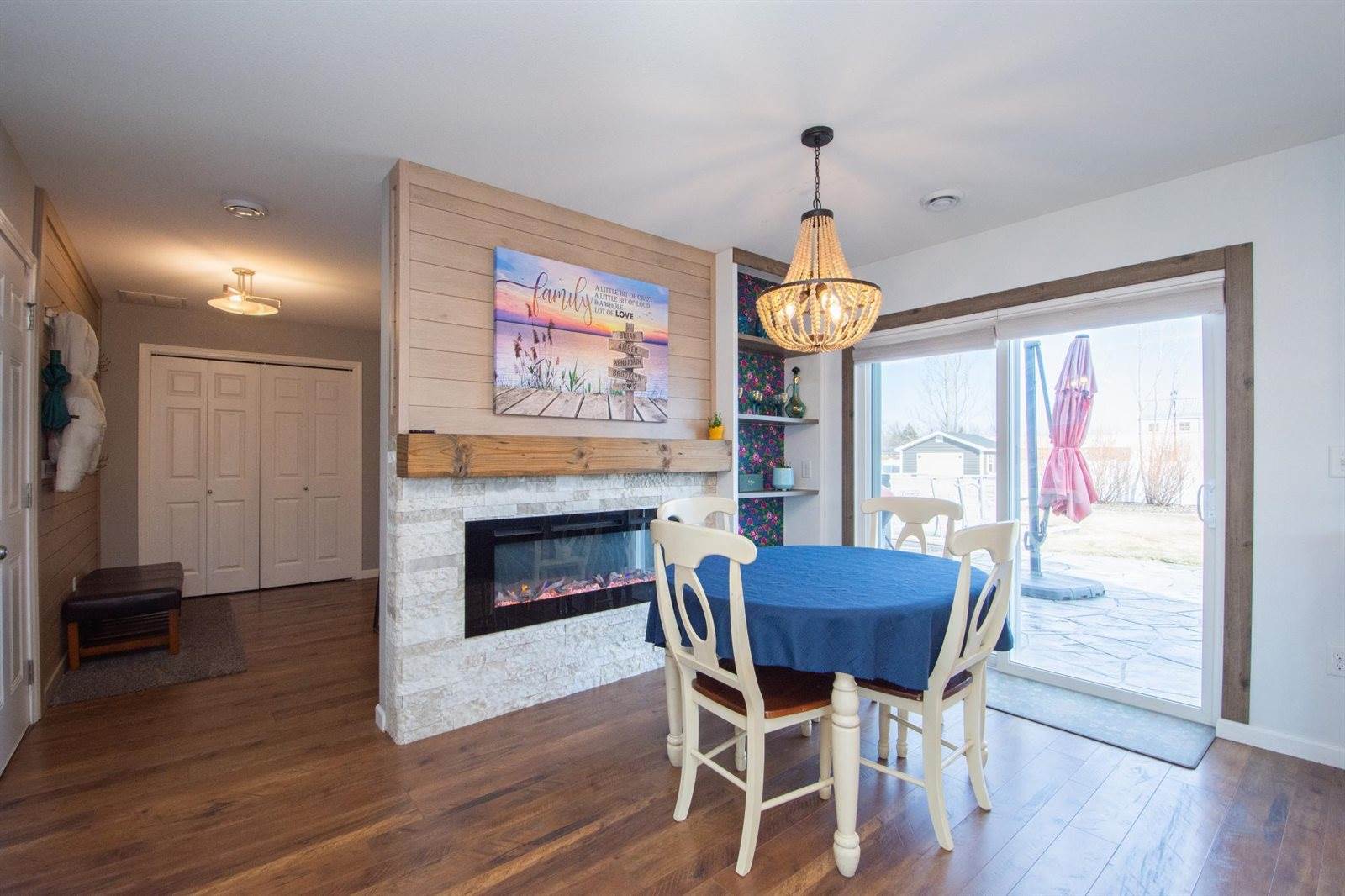 293 Redwood Drive, Mapleton, ND 58059