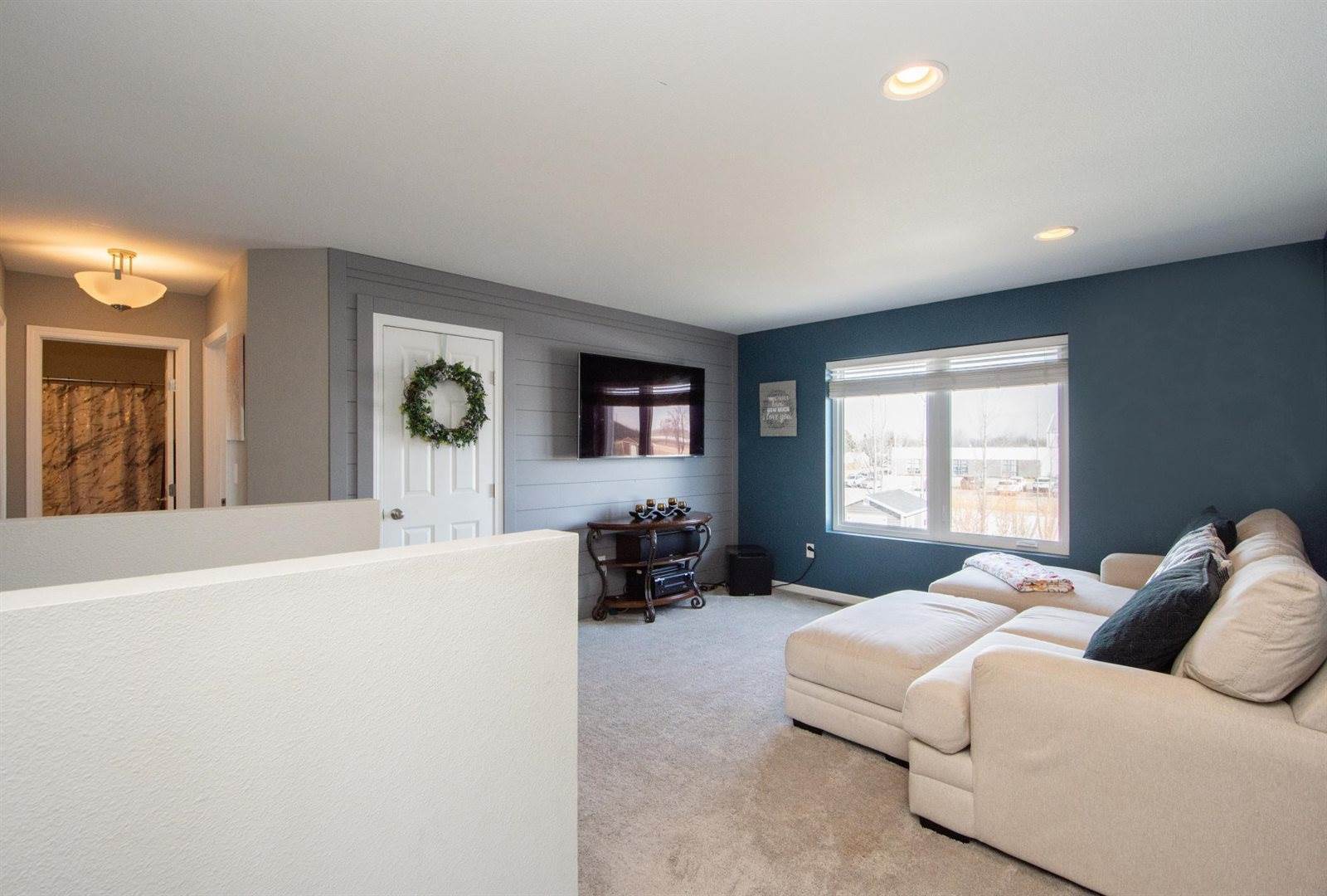 293 Redwood Drive, Mapleton, ND 58059