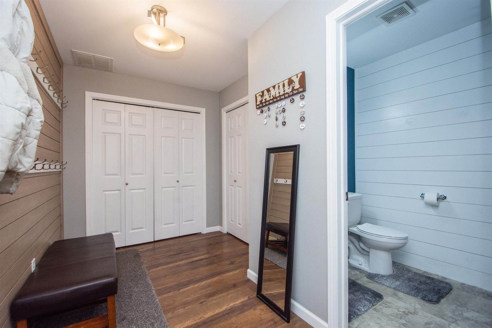 293 Redwood Drive, Mapleton, ND 58059