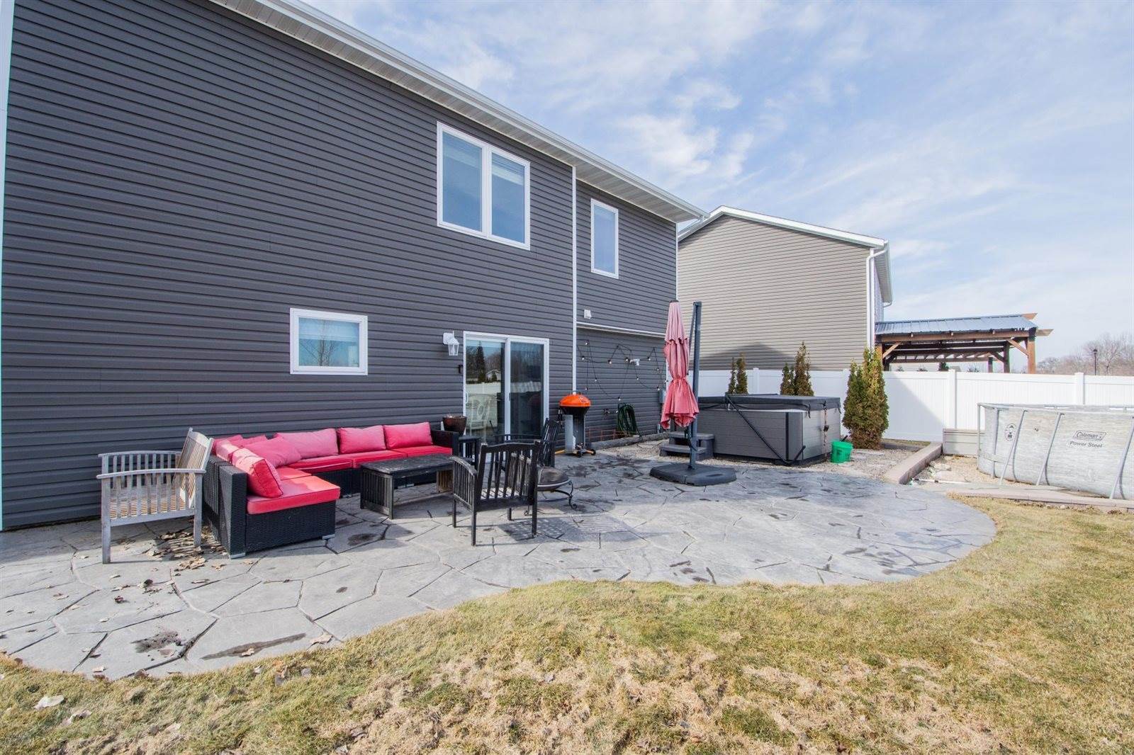 293 Redwood Drive, Mapleton, ND 58059