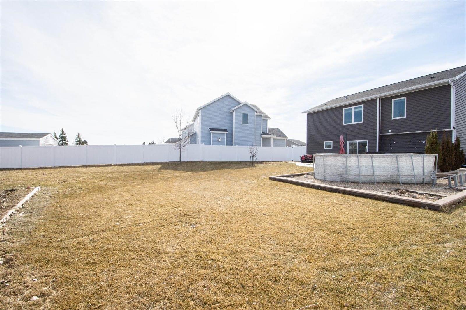 293 Redwood Drive, Mapleton, ND 58059