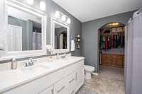 293 Redwood Drive, Mapleton, ND 58059