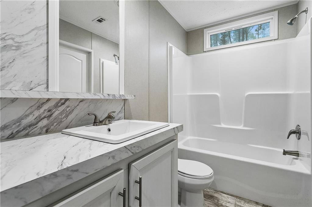 27125 Lakeview Drive, Holden, LA 70744