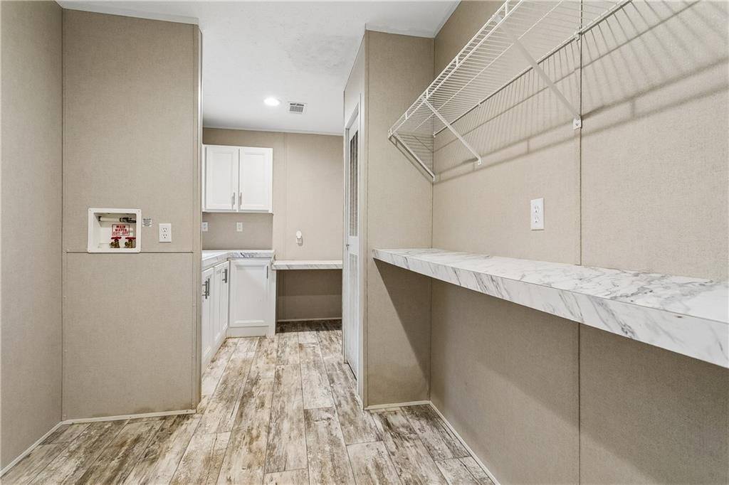 27125 Lakeview Drive, Holden, LA 70744