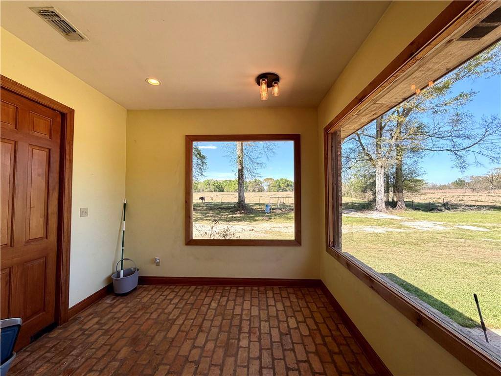 67556 South River Road, Kentwood, LA 70444