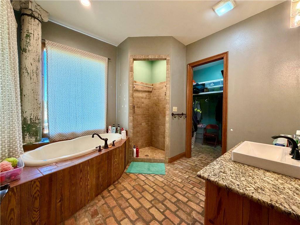 67556 South River Road, Kentwood, LA 70444